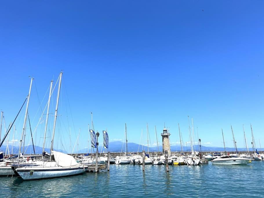 Attico In Piazza Matteotti Apartment Desenzano del Garda Ngoại thất bức ảnh