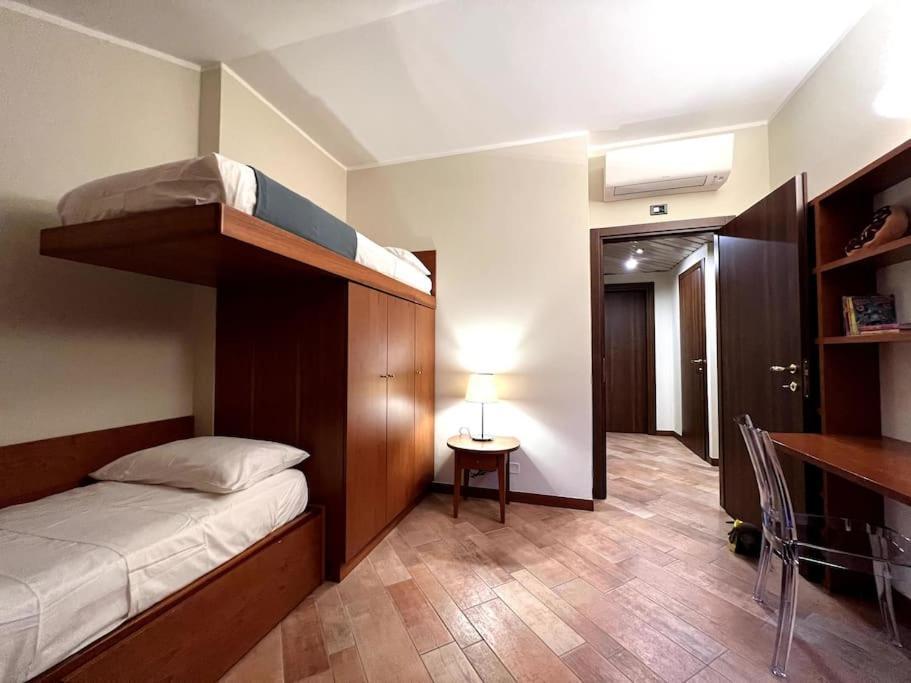Attico In Piazza Matteotti Apartment Desenzano del Garda Ngoại thất bức ảnh