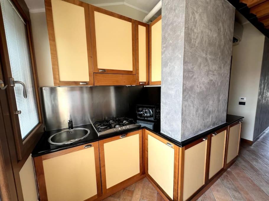 Attico In Piazza Matteotti Apartment Desenzano del Garda Ngoại thất bức ảnh
