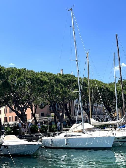 Attico In Piazza Matteotti Apartment Desenzano del Garda Ngoại thất bức ảnh