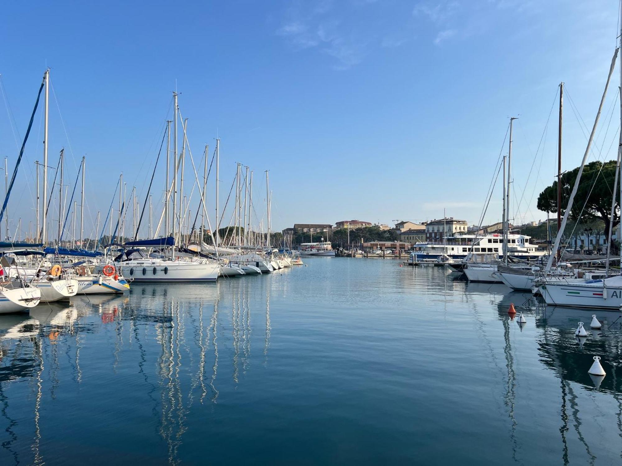 Attico In Piazza Matteotti Apartment Desenzano del Garda Ngoại thất bức ảnh